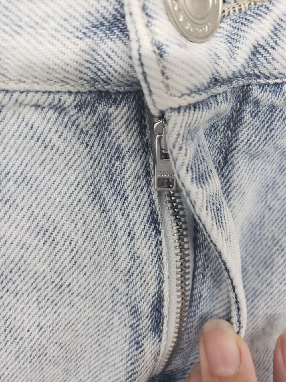 Isabel Marant Vikira Tapered Jeans Light Blue Wash - Picture 12 of 16